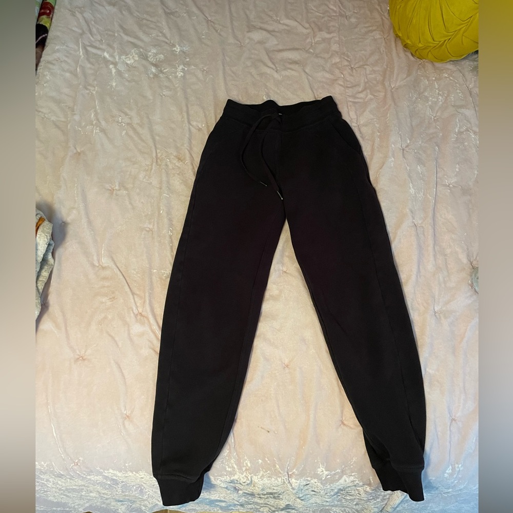 Lululemon scuba joggers high rise